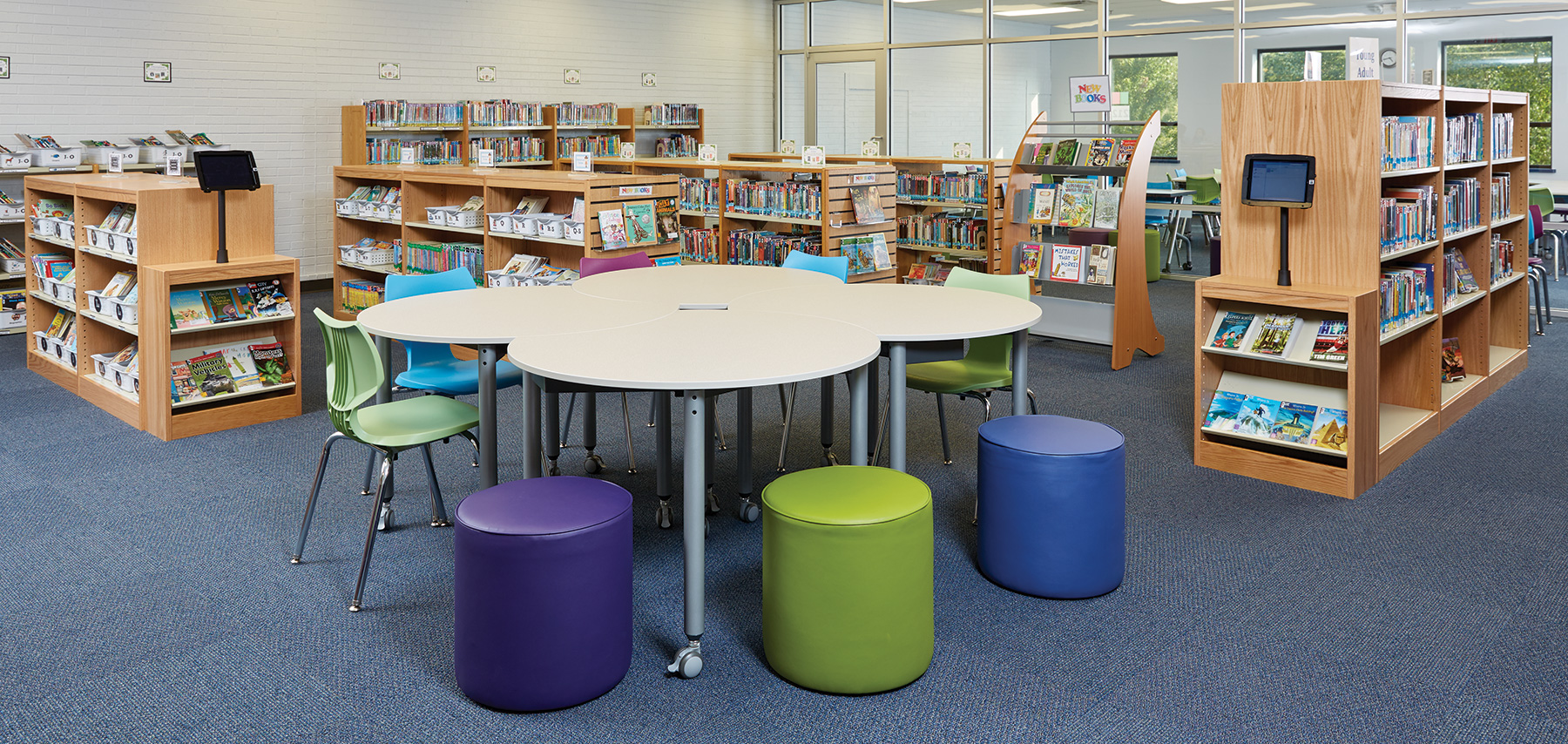 Phenomenal School Library Design in Action, image size:1800x854